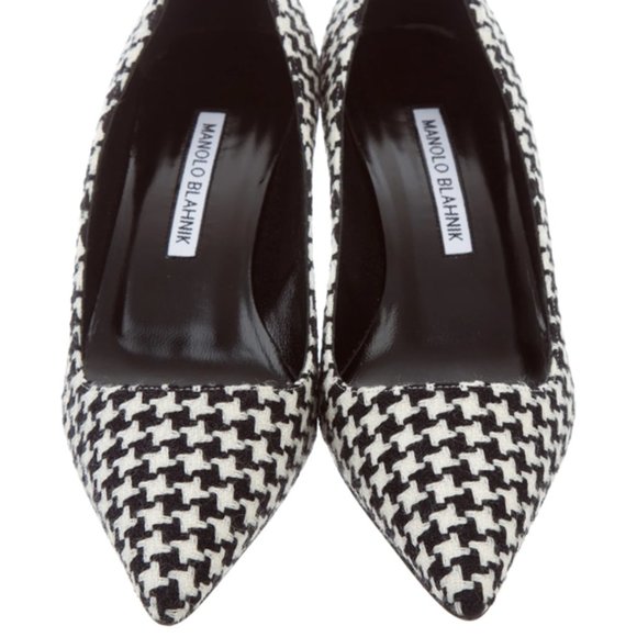 Manolo Blahnik Houndstooth Pointed-Toe Pumps - Picture 4 of 5